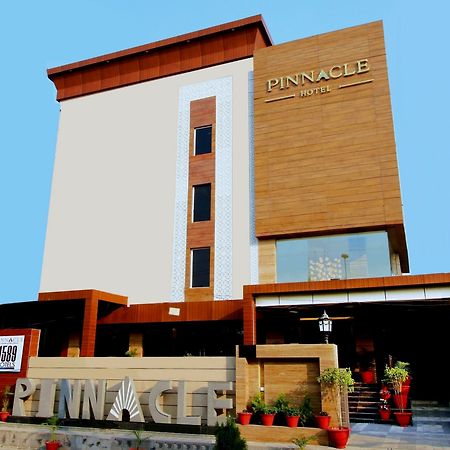 Pinnacle By Click Hotels, Lucknow Luaran gambar