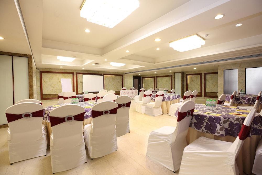 Pinnacle By Click Hotels, Lucknow Luaran gambar