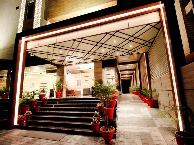 Pinnacle By Click Hotels, Lucknow Luaran gambar
