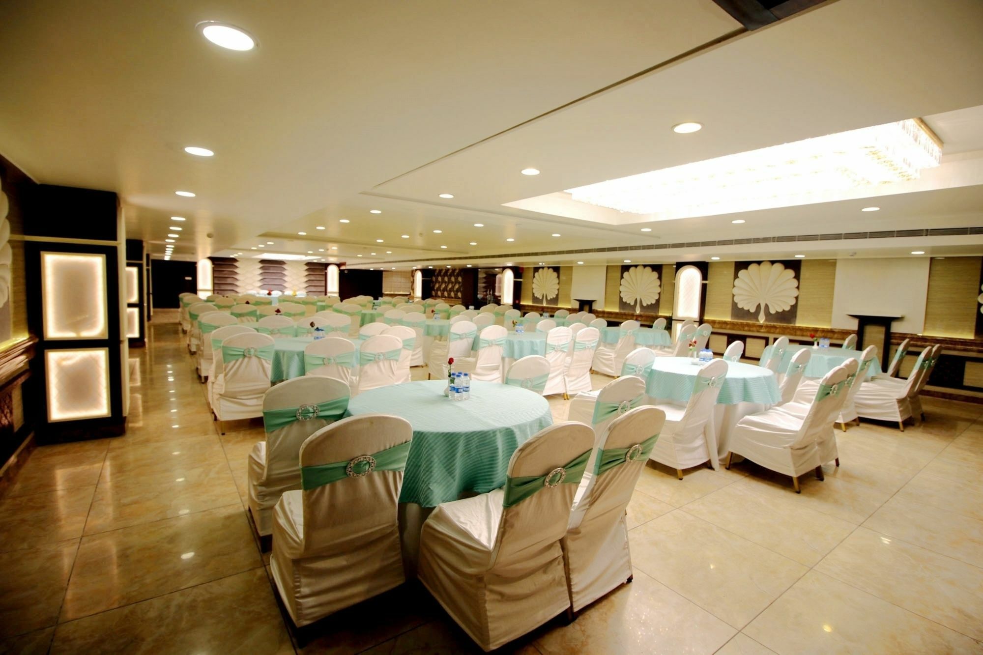 Pinnacle By Click Hotels, Lucknow Luaran gambar